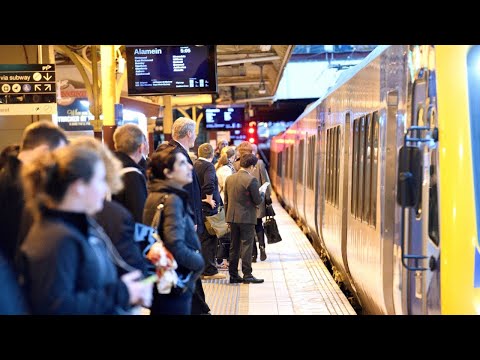 Melbourne commuters expecting major delays as Vic rail union threatens strike